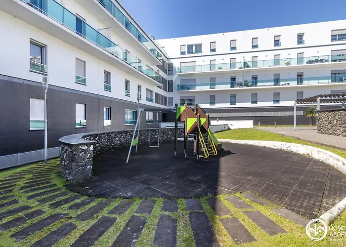 Azores - Pico Do Salomao Poolside Retreat